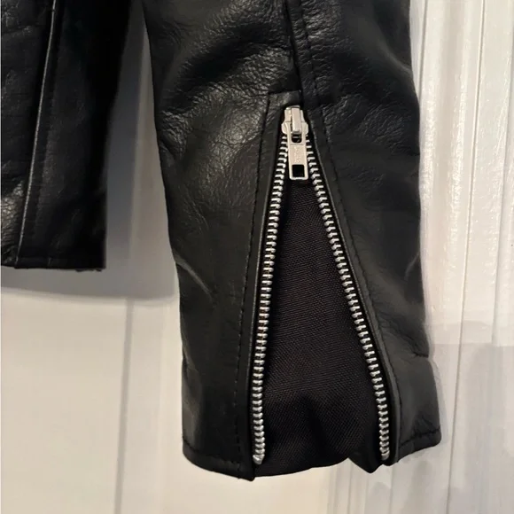 Women’s Milwaukee black leather motto jacket size 32 (small) - Picture 3 of 10